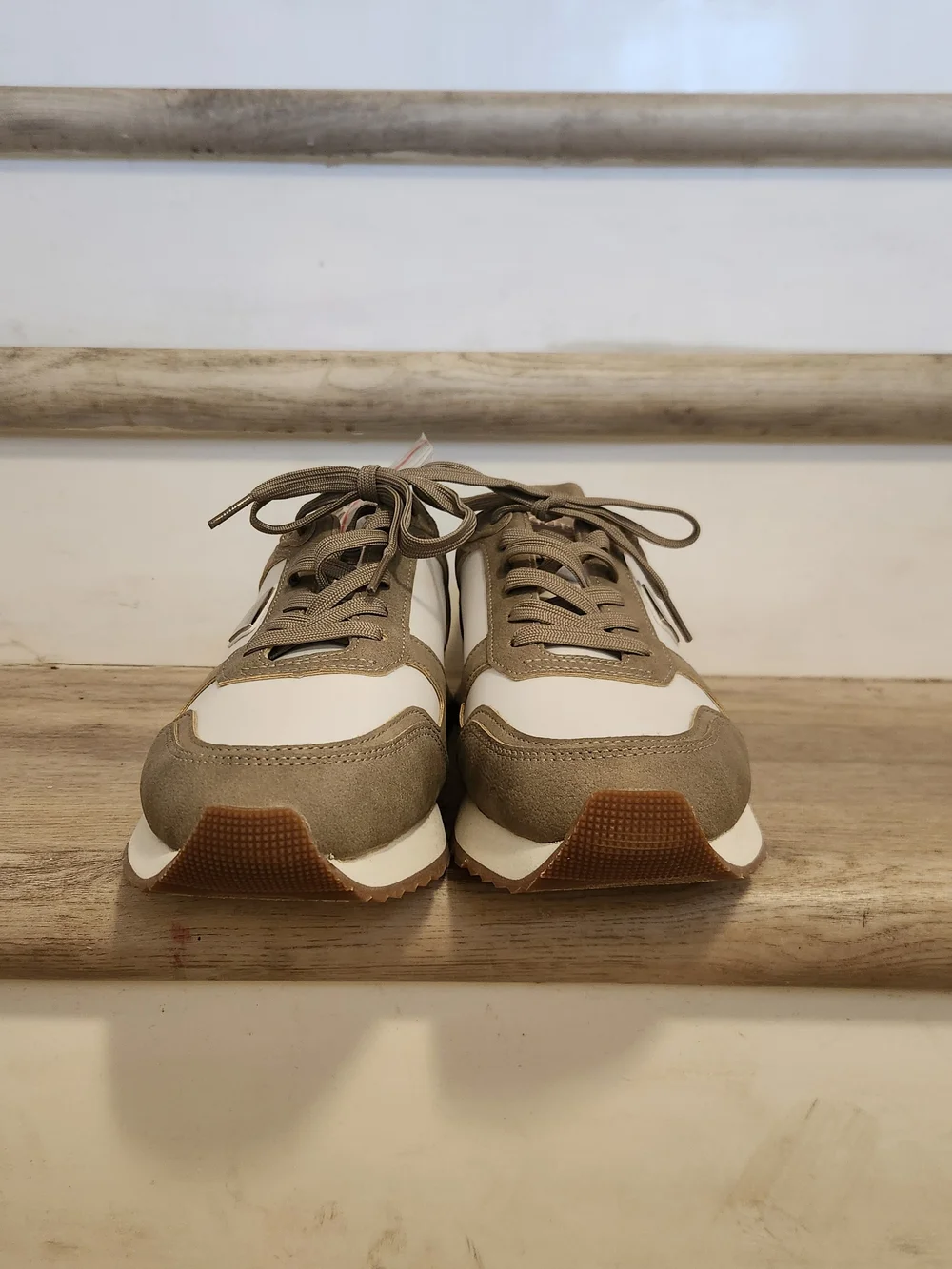Guess stylish taupe